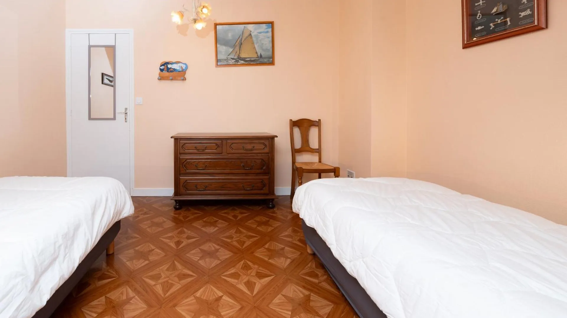 La Maison Bleue 3 Etoiles Plouhinec  0*, Plouhinec (Morbihan) فرنسا